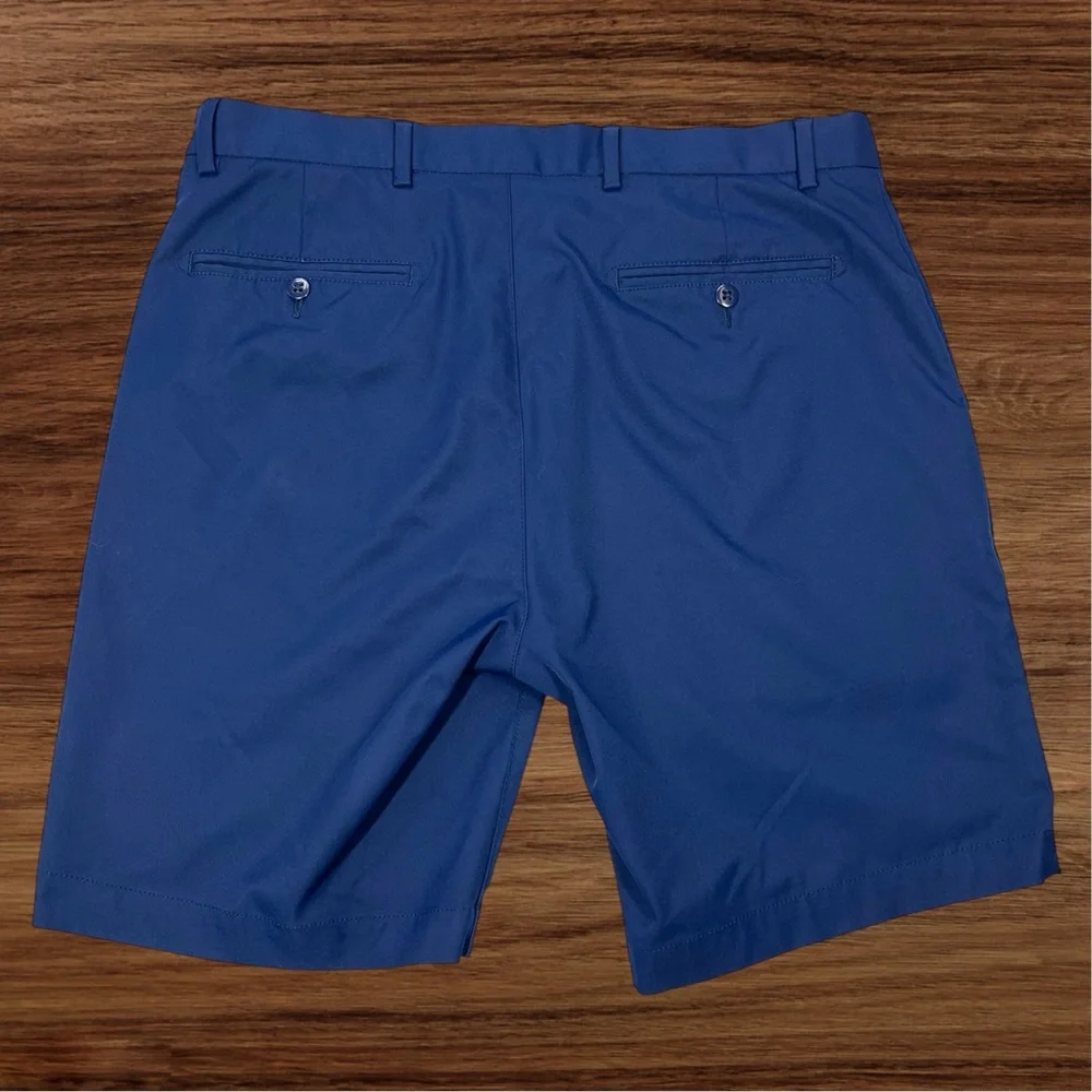 Cremieux Men’s Navy Blue 9” Performance Atwood Shorts. Size 36